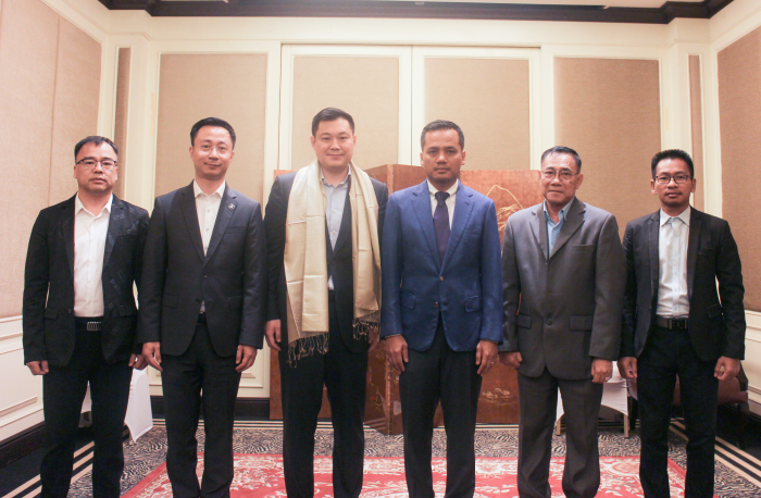 1686559751261054196.png 2嚴(yán)昊主席同柬埔寨王國(guó)國(guó)務(wù)委員兼教育部國(guó)務(wù)秘書(shū)蘇速卡會(huì)談2.png