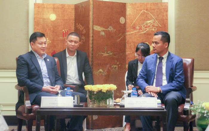 1686559731129045349.png 1嚴(yán)昊主席同柬埔寨王國(guó)國(guó)務(wù)委員兼教育部國(guó)務(wù)秘書(shū)蘇速卡會(huì)談1.png