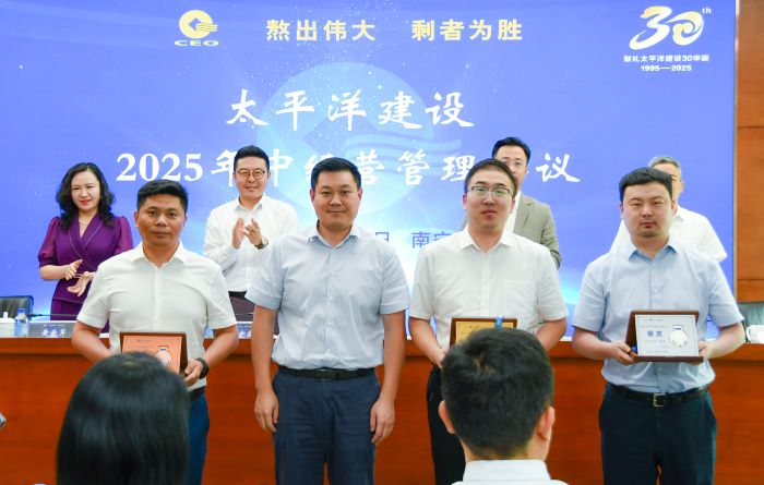 1751593362407083136.jpg 嚴(yán)昊3.jpg